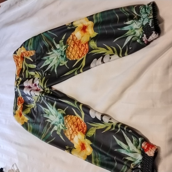 Fashion Nova Woman's Tropical Floral & Pineapple Print Pants, Size: L - Picture 10 of 14